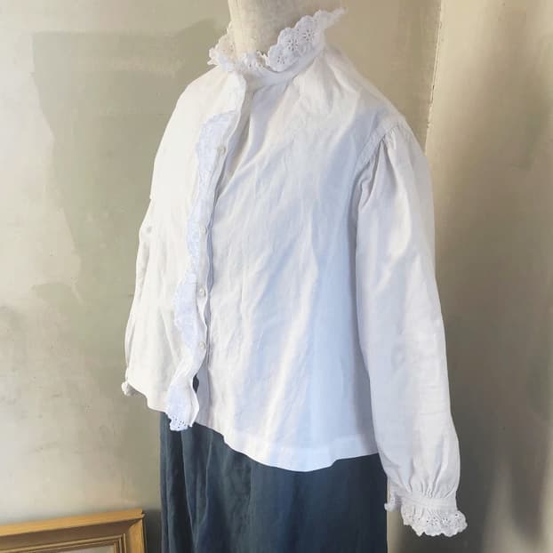 フランスアンティークフリルブラウス