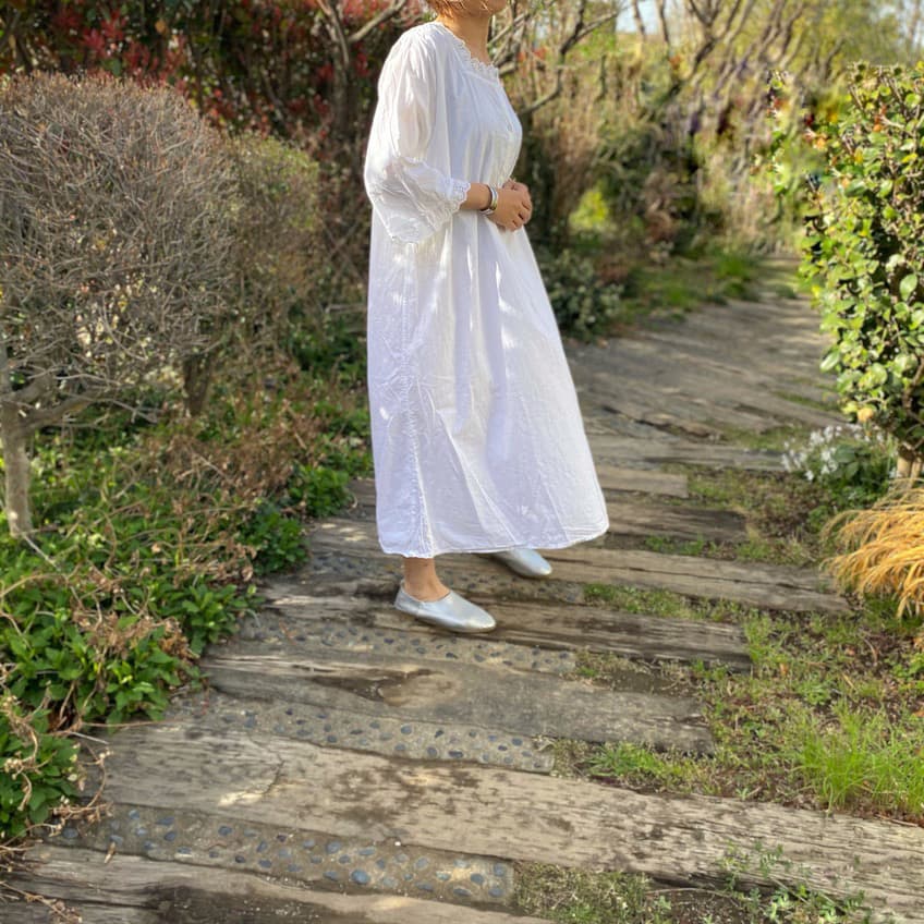 スカラップレースのアンティークレースワンピース ナイトドレス