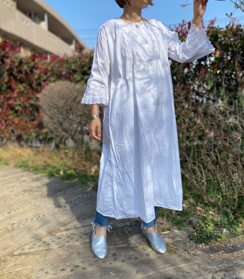 スカラップレースのアンティークレースワンピース ナイトドレス