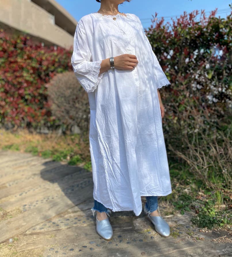 スカラップレースのアンティークレースワンピース ナイトドレス