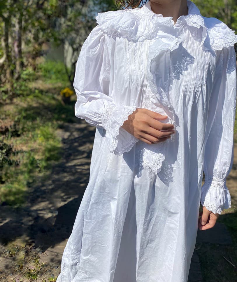 ラッフルカラーのアンティークレースワンピース アンティークナイトドレス