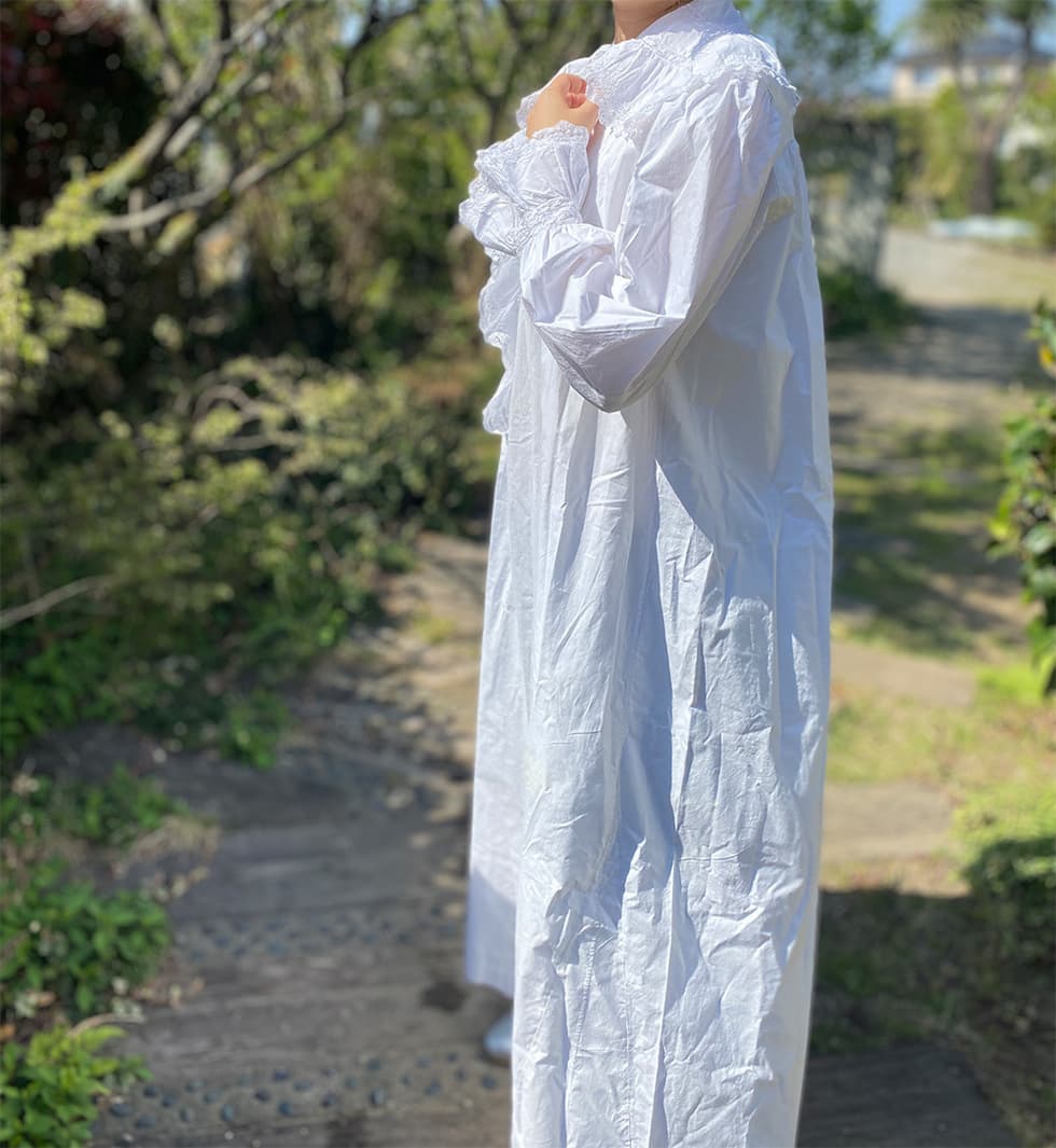 ラッフルカラーのアンティークレースワンピース アンティークナイトドレス