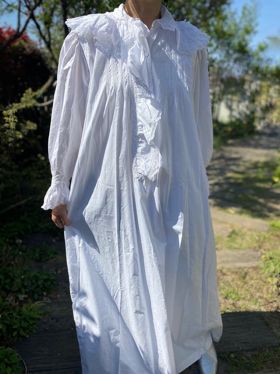 ラッフルカラーのアンティークレースワンピース アンティークナイトドレス