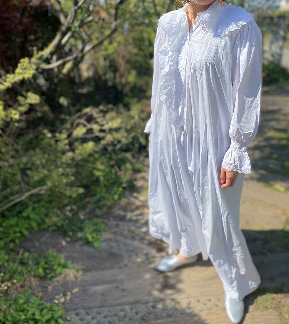 ラッフルカラーのアンティークレースワンピース アンティークナイトドレス