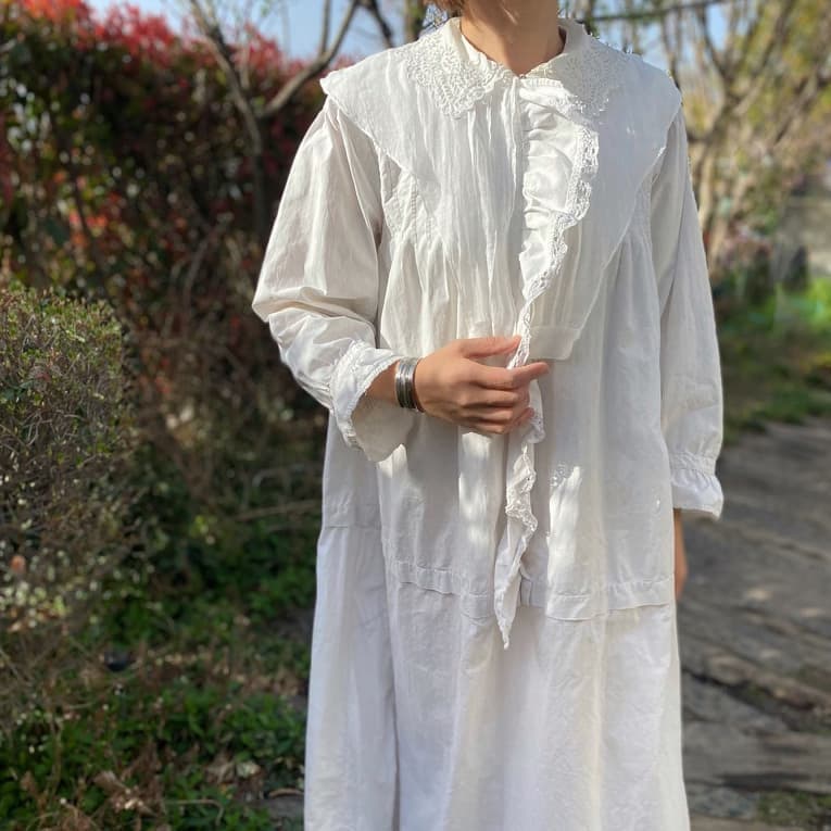 フリルとオーガンジーのアンティークレースワンピース 