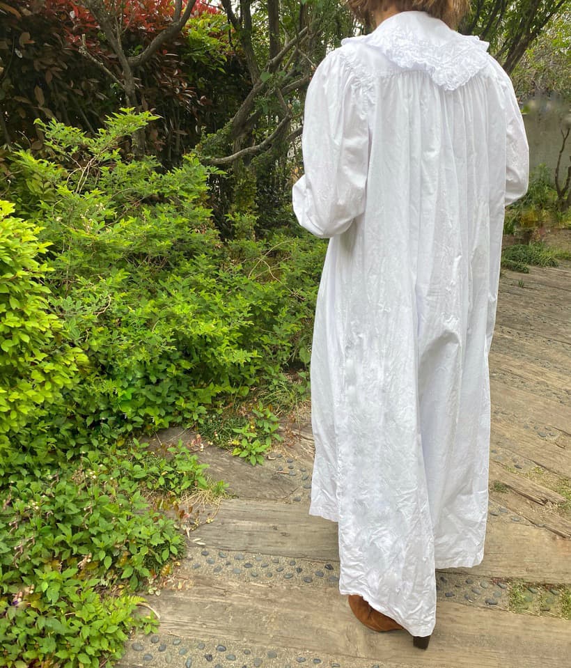 スカラップフリルレースのアンティークレースワンピース ナイトドレス