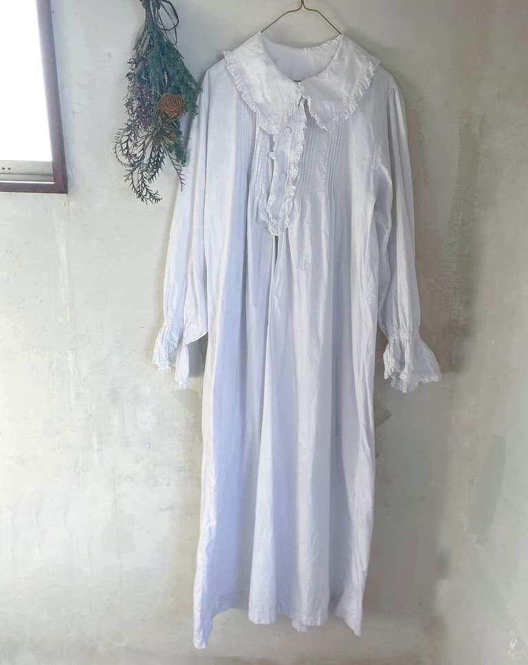 フランスアンティークナイトドレス