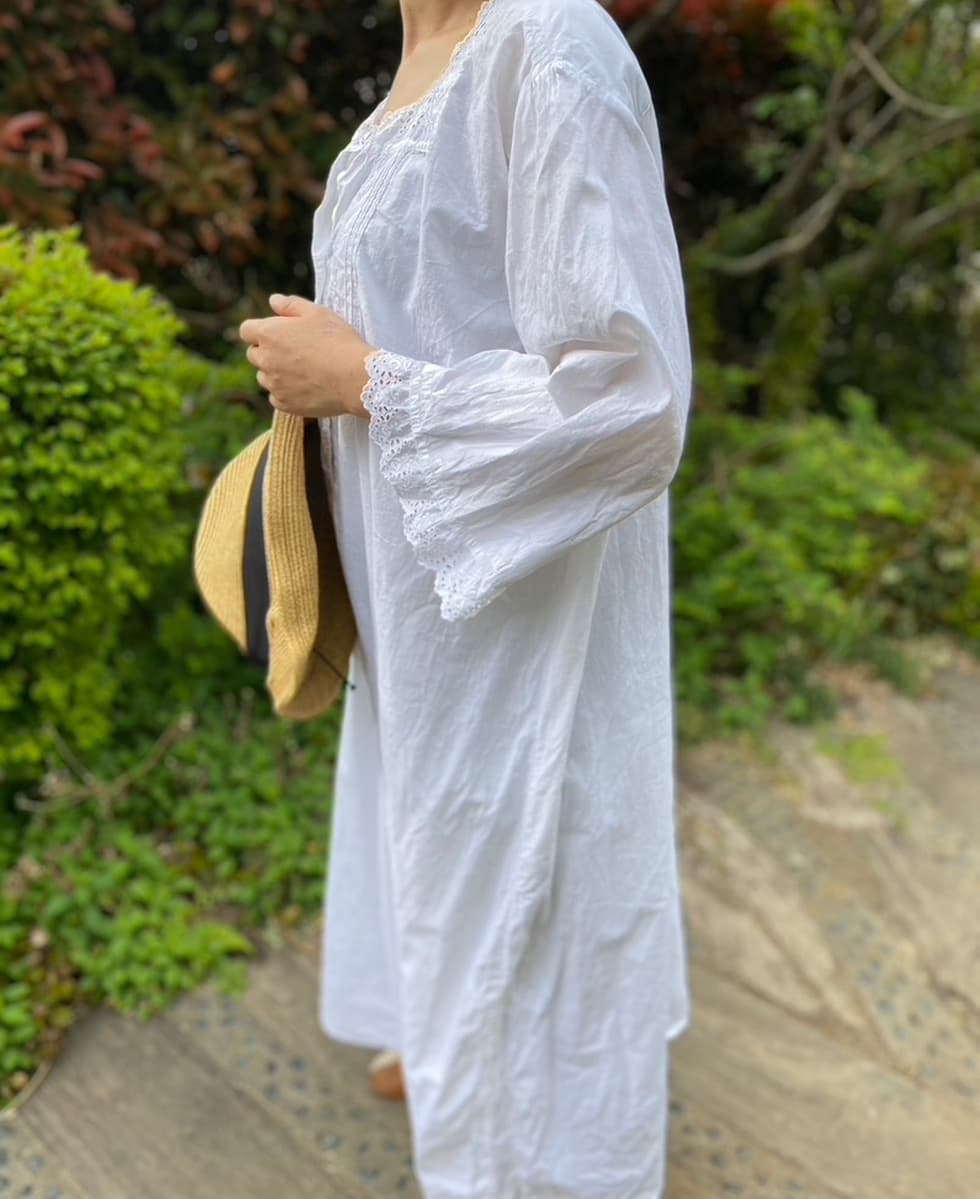 スカラップレースのアンティークレースワンピース ナイトドレス