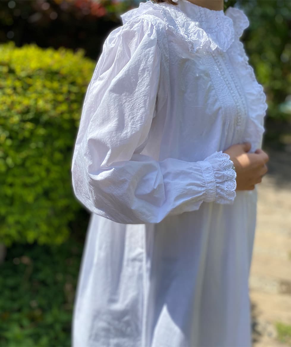 スカラップフリルレースのアンティークレースワンピース ナイトドレス