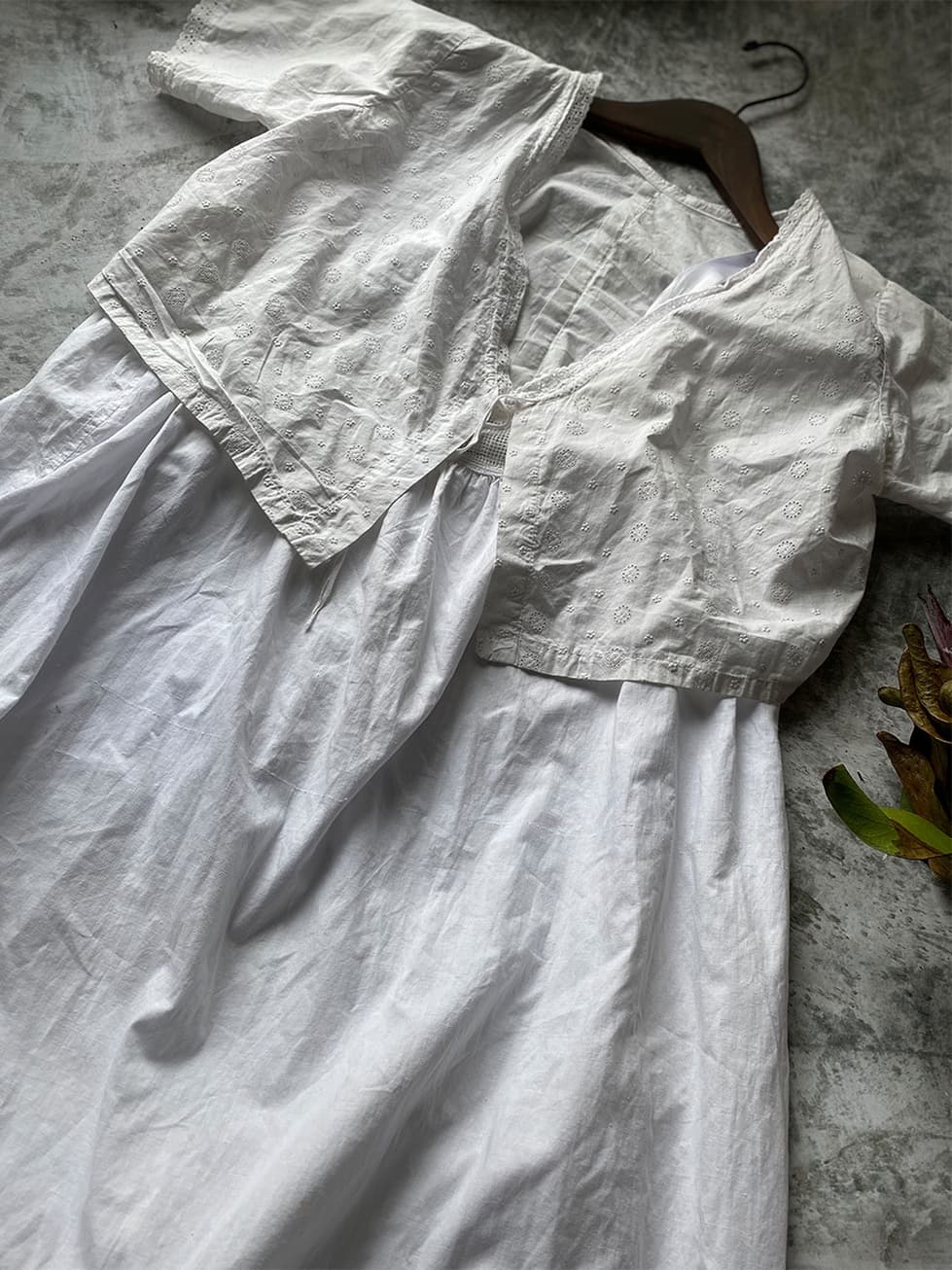 アンティークコットンレーストップス