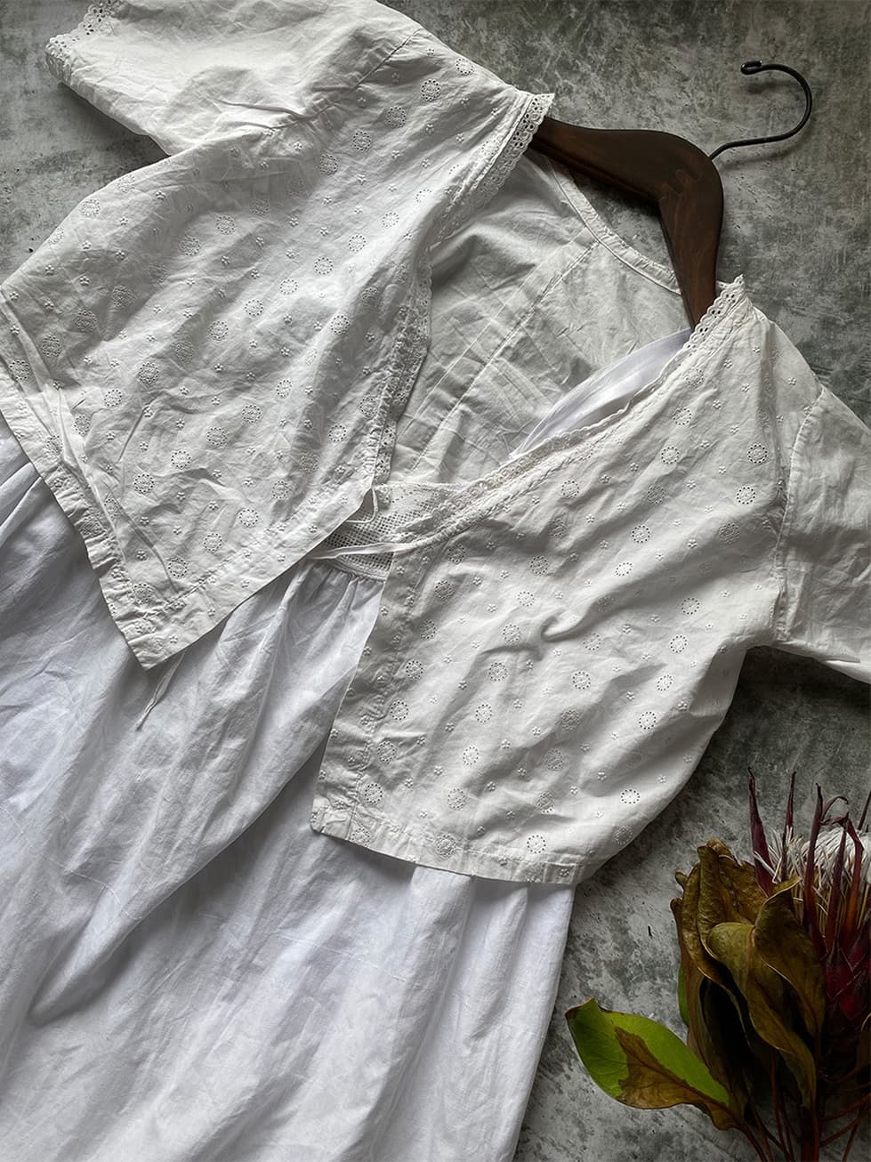 アンティークコットンレーストップス