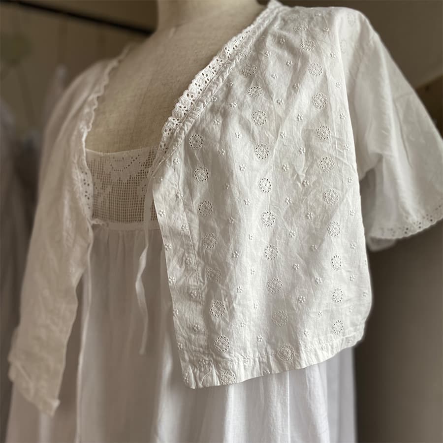 アンティークコットンレーストップス