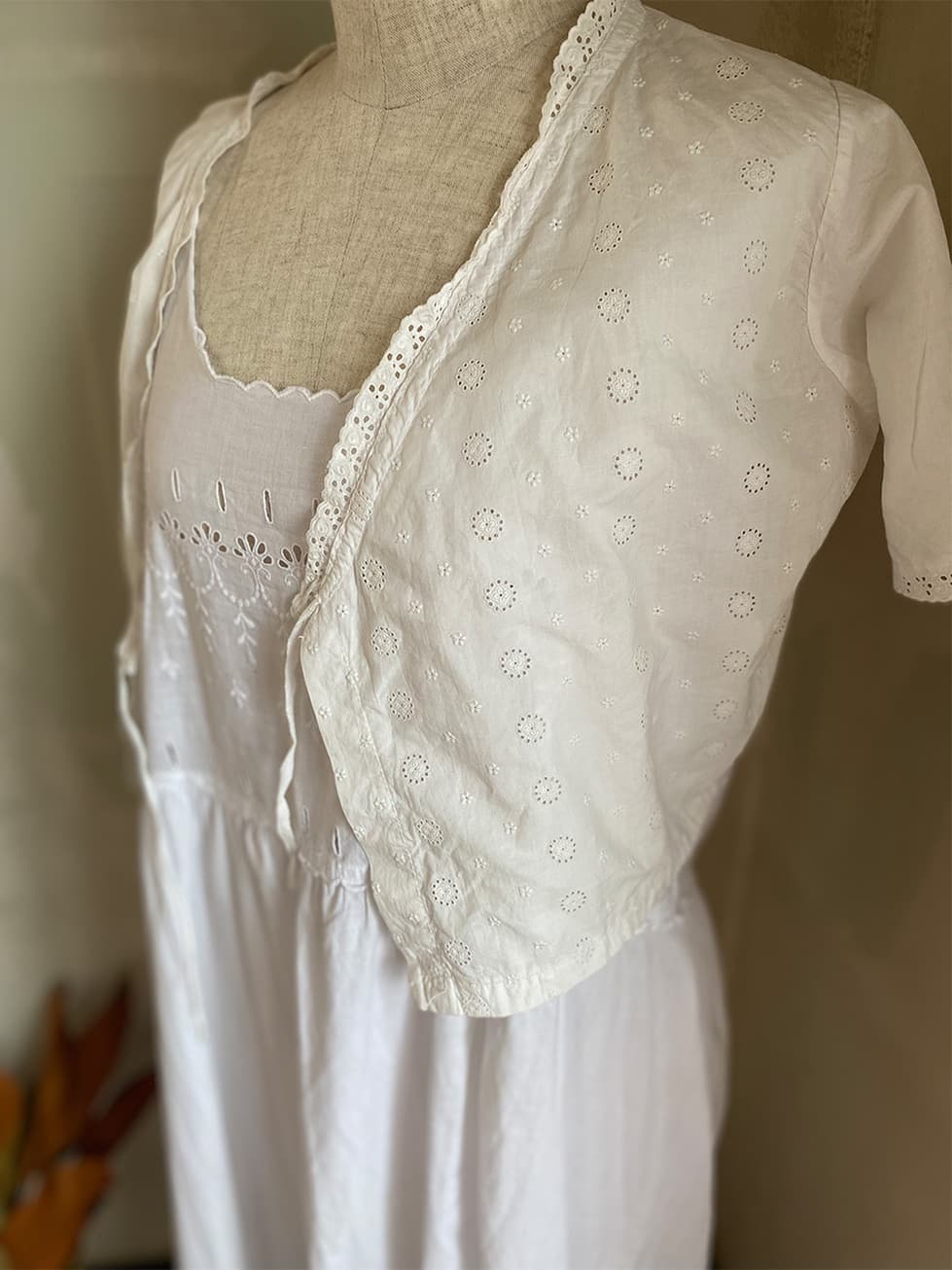 アンティークコットンレーストップス