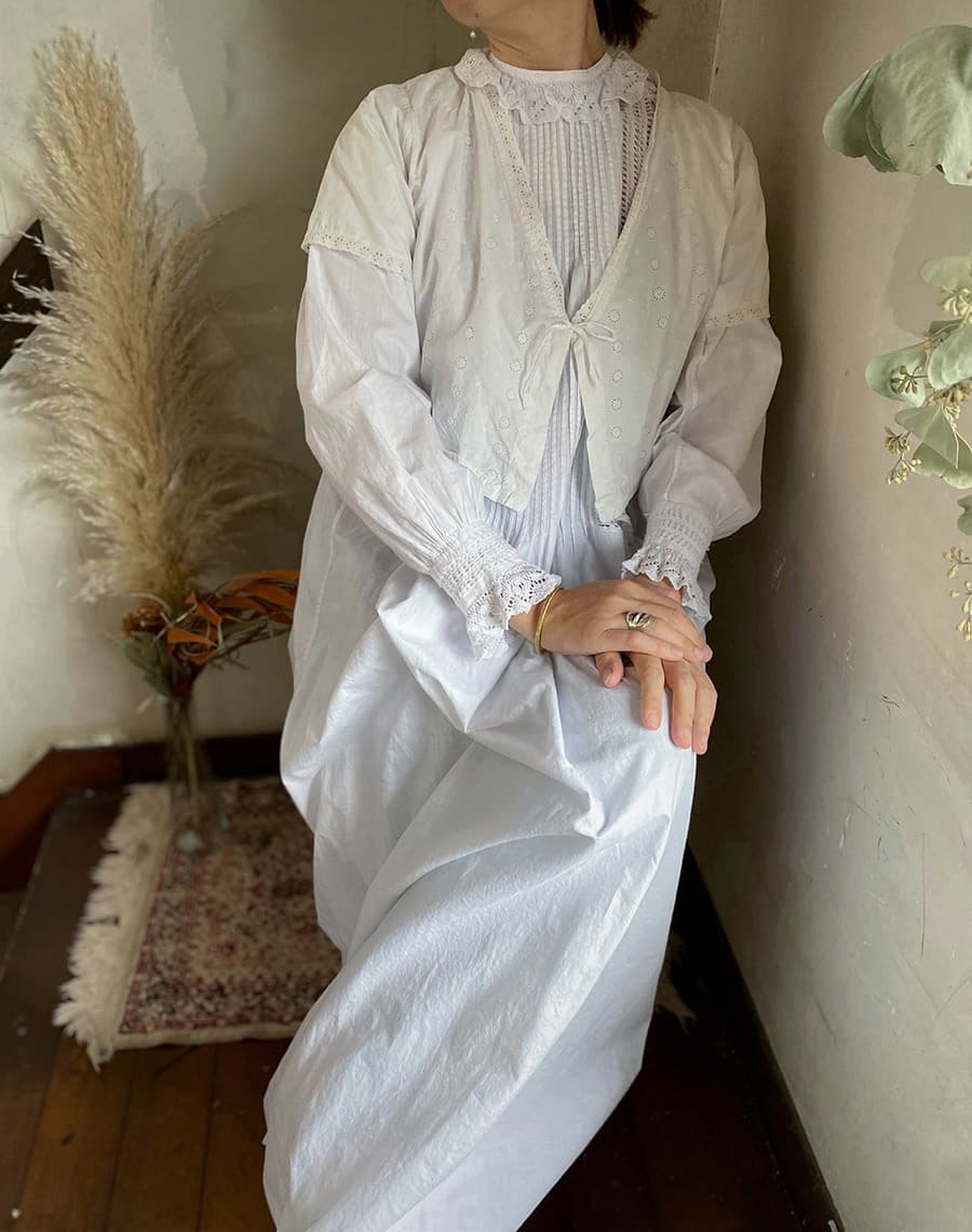 アンティークコットンレーストップス