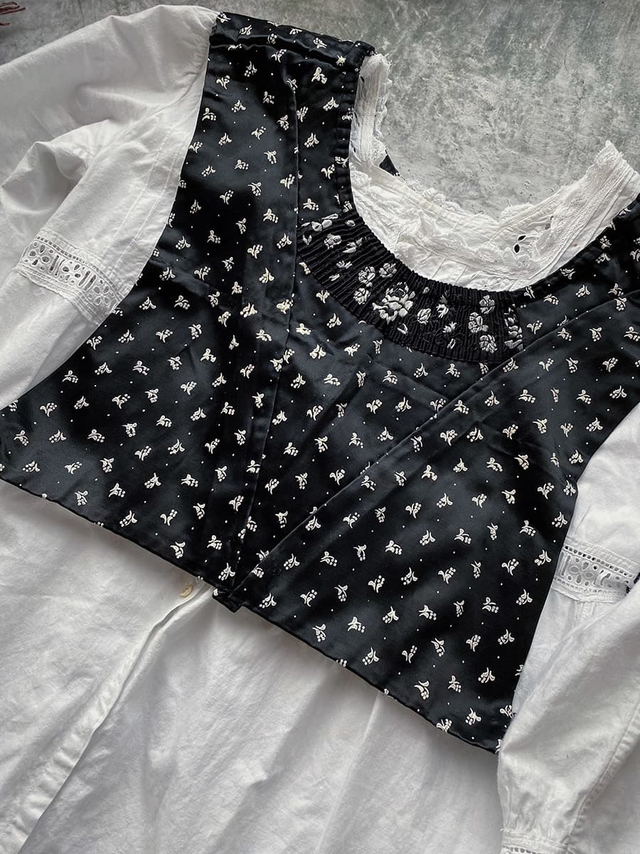 オランダアンティークベスト