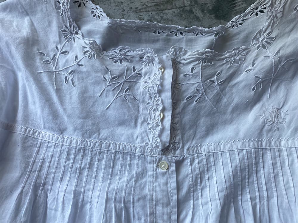 アンティークラッフルスリーブブラウスantquerufflesleeveblouse