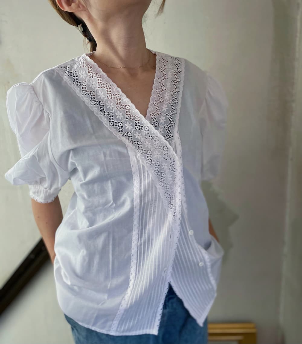 オーストリアヴィンテージパフスリーブブラウスVintagepuffsleeveblouse