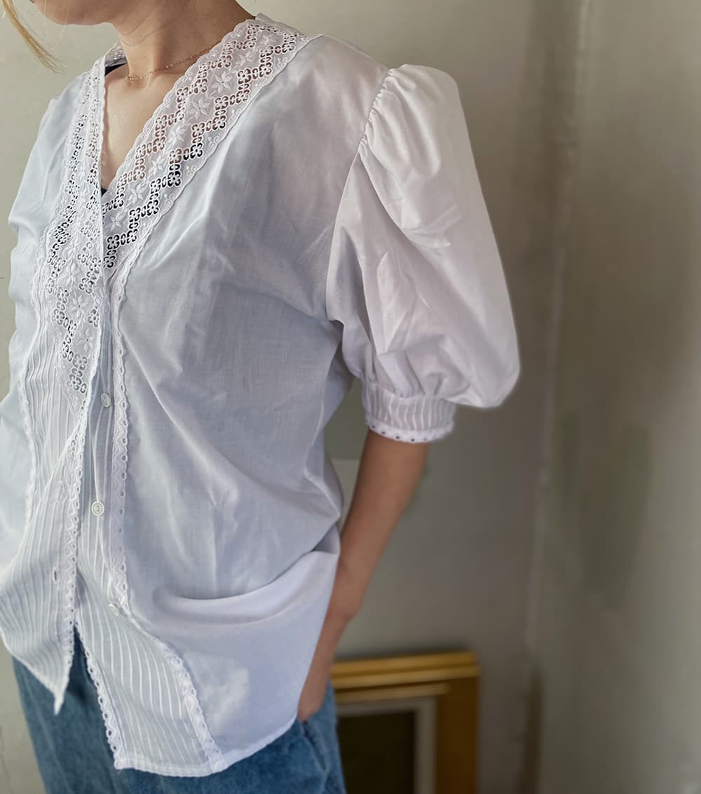 オーストリアヴィンテージパフスリーブブラウスVintagepuffsleeveblouse
