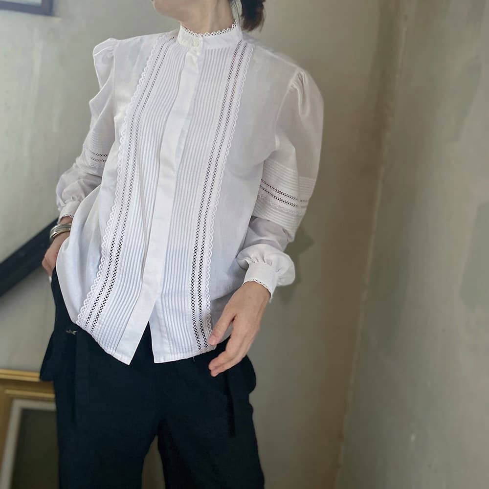 オーストリアヴィンテージスタンドカラーブラウスVintagestandcollarblouse