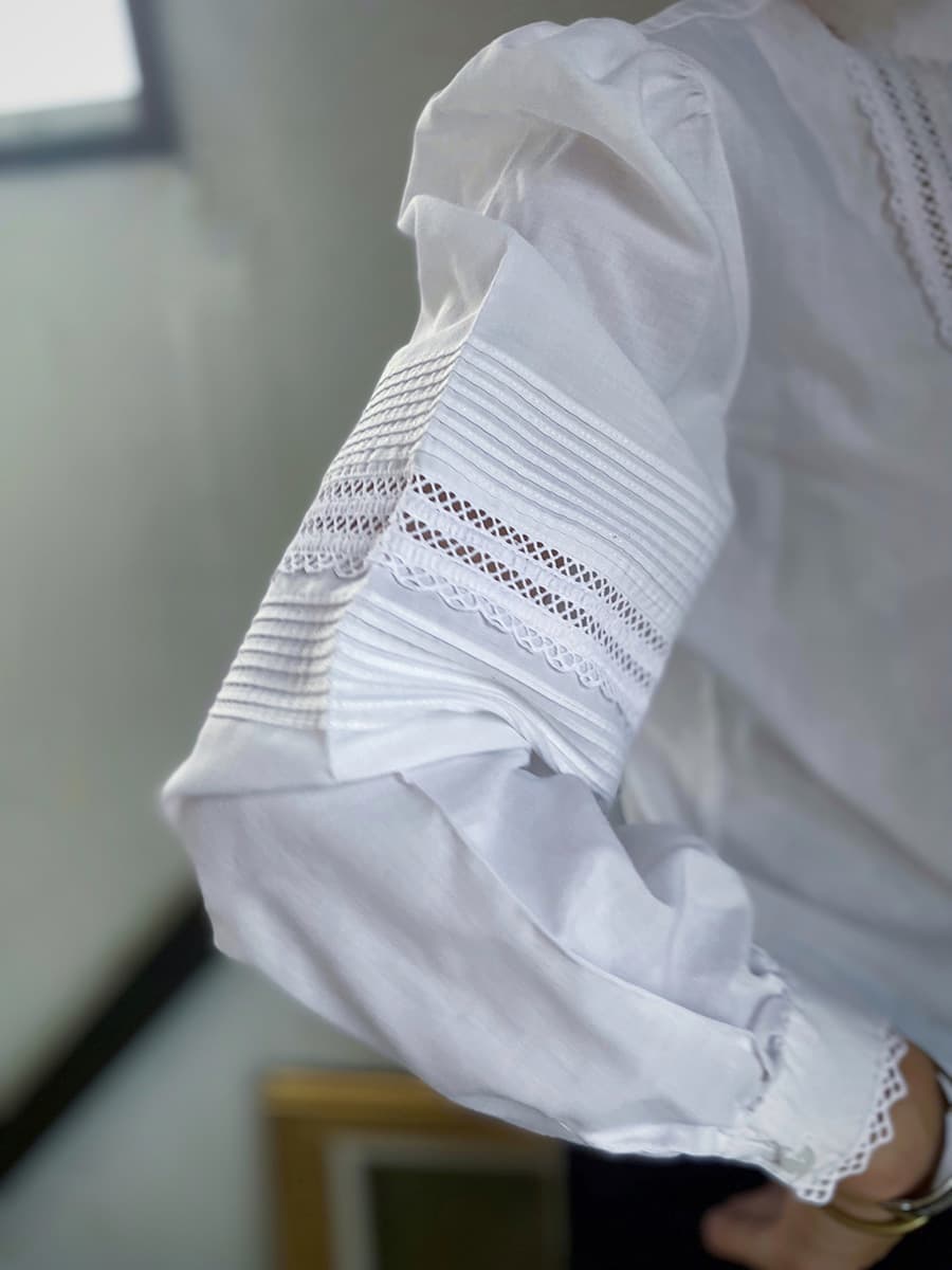 オーストリアヴィンテージスタンドカラーブラウスVintagestandcollarblouse