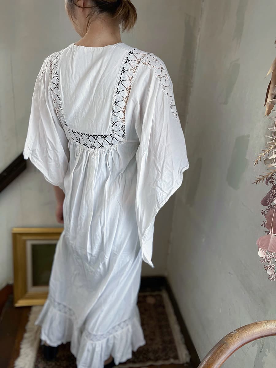 Vintagebutterflysleevedress