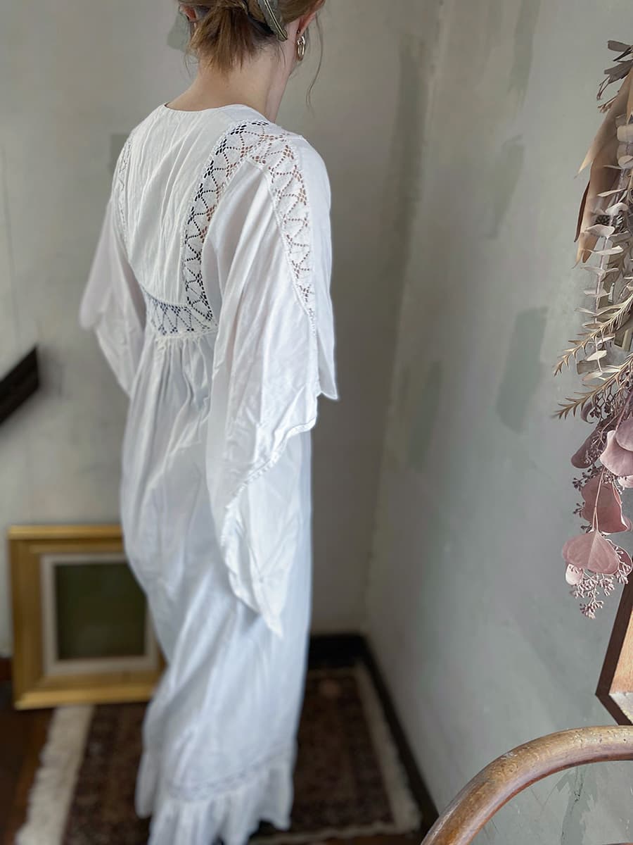 Vintagebutterflysleevedress