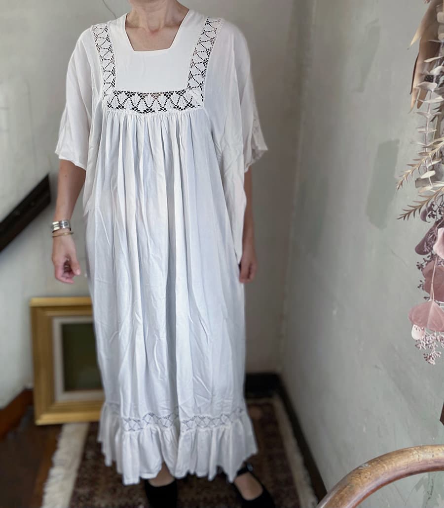 Vintagebutterflysleevedress