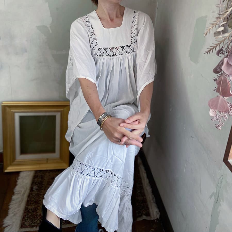 Vintagebutterflysleevedress