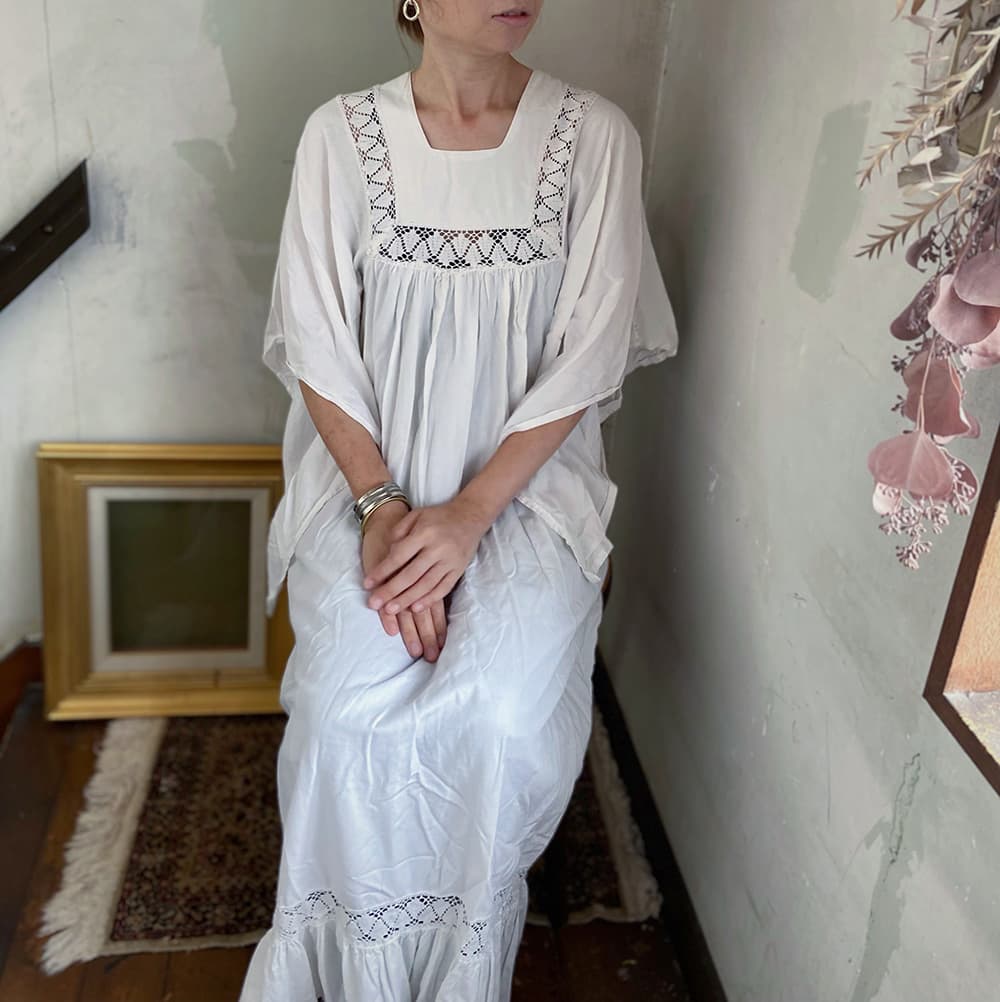 Vintagebutterflysleevedress