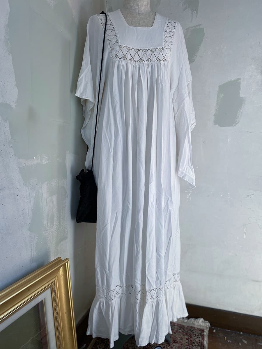 Vintagebutterflysleevedress