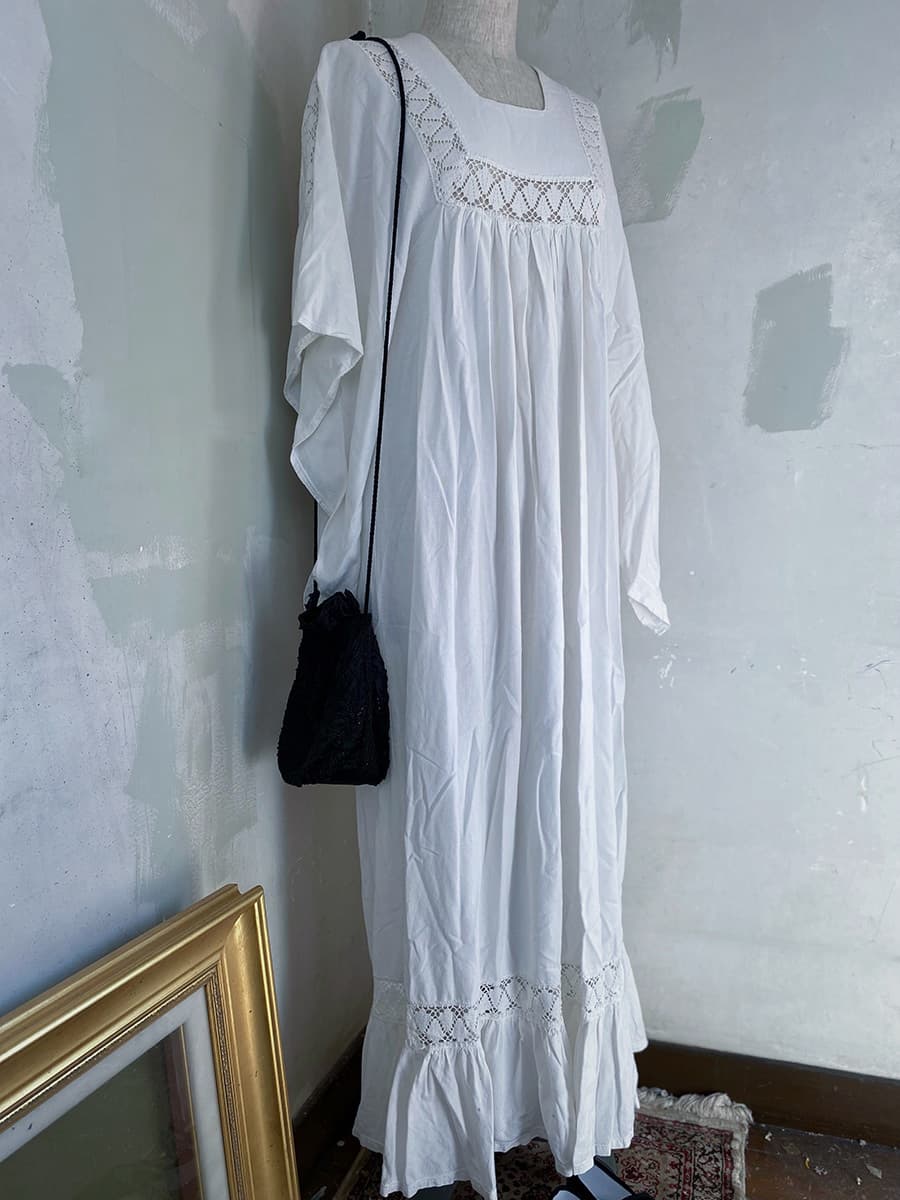 Vintagebutterflysleevedress