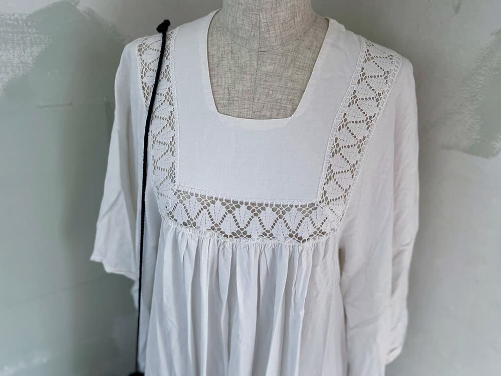 Vintagebutterflysleevedress