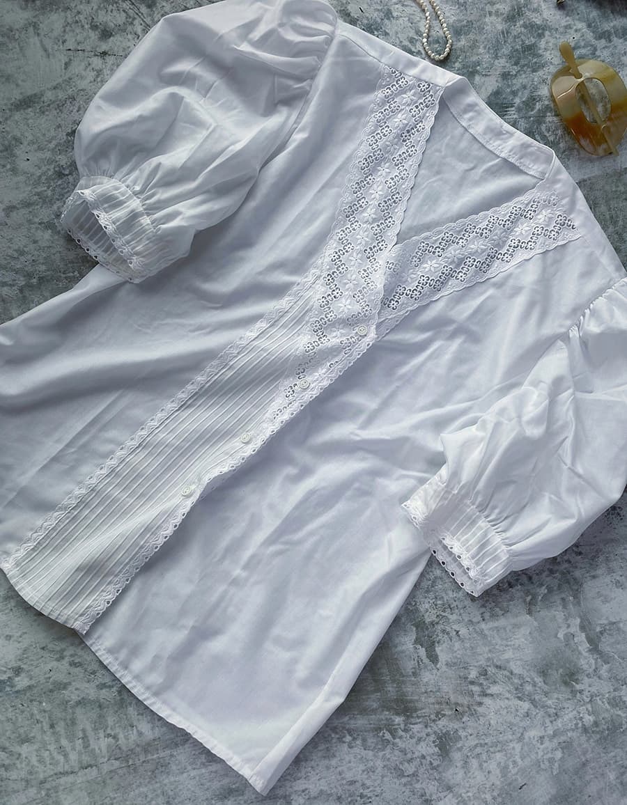 オーストリアヴィンテージパフスリーブブラウスVintagepuffsleeveblouse