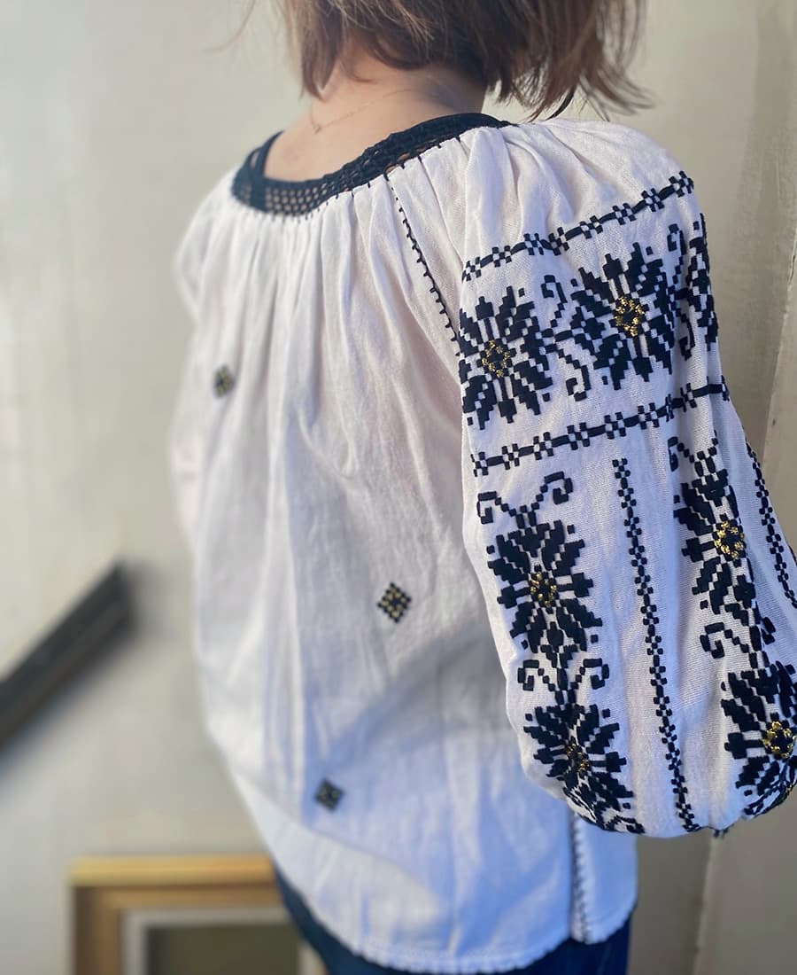ヴィンテージルーマニア刺繍ブラウスantqueromanianembroideryblouse