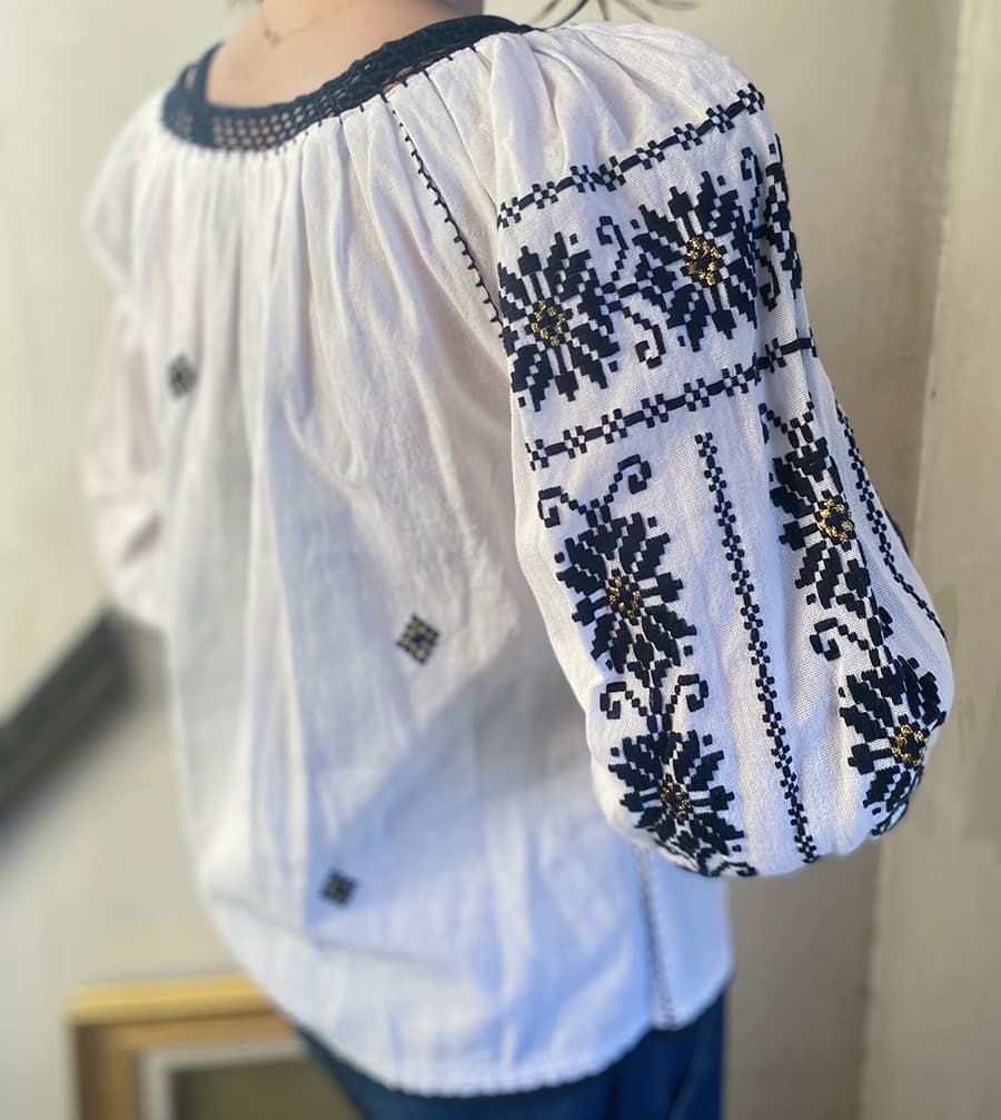 ヴィンテージルーマニア刺繍ブラウスantqueromanianembroideryblouse