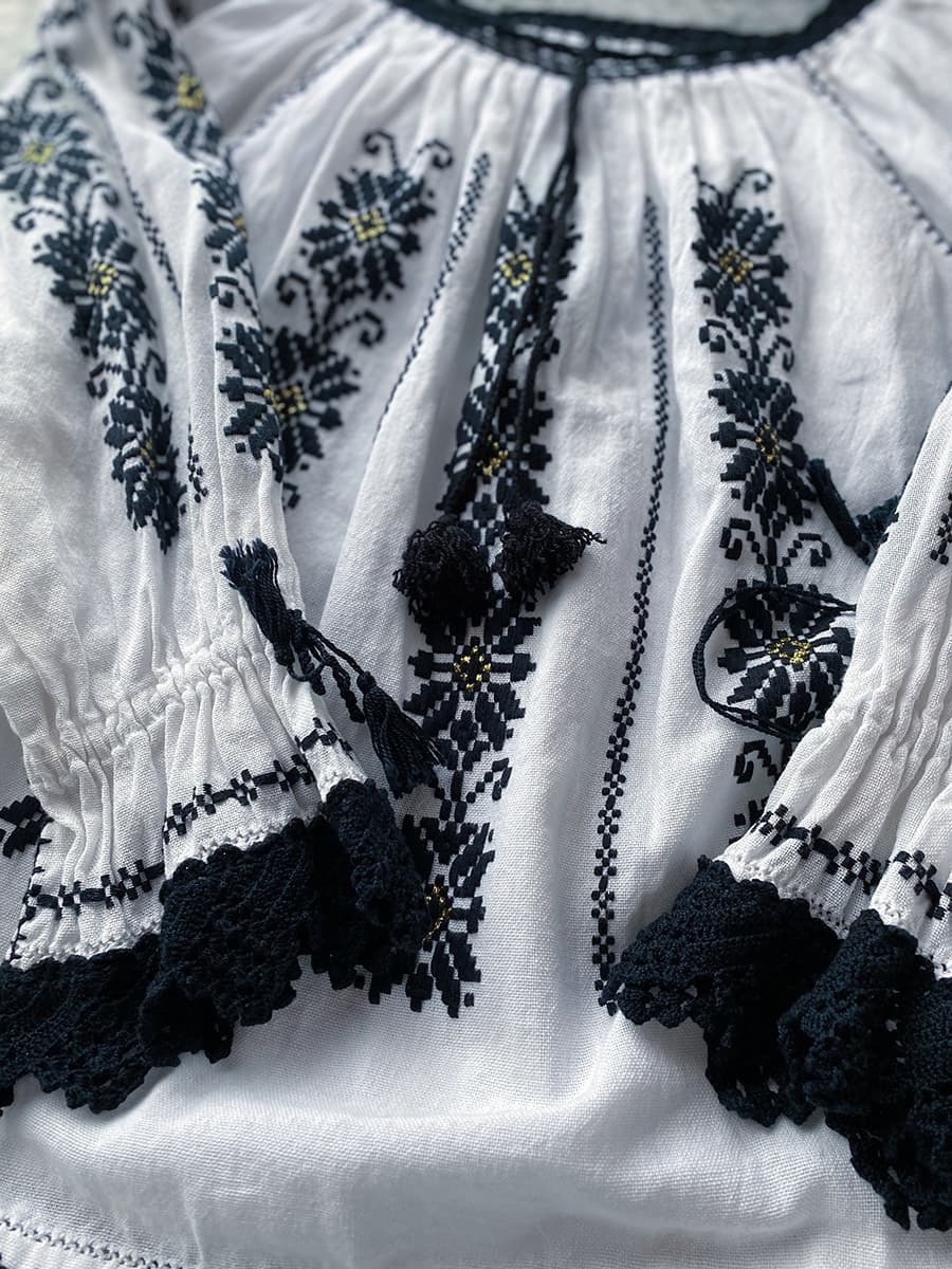 ヴィンテージルーマニア刺繍ブラウスantqueromanianembroideryblouse