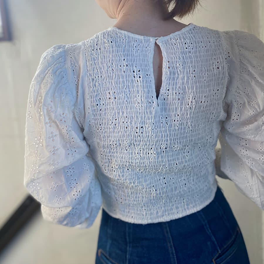 ヴィンテージパフスリーブレースブラウス