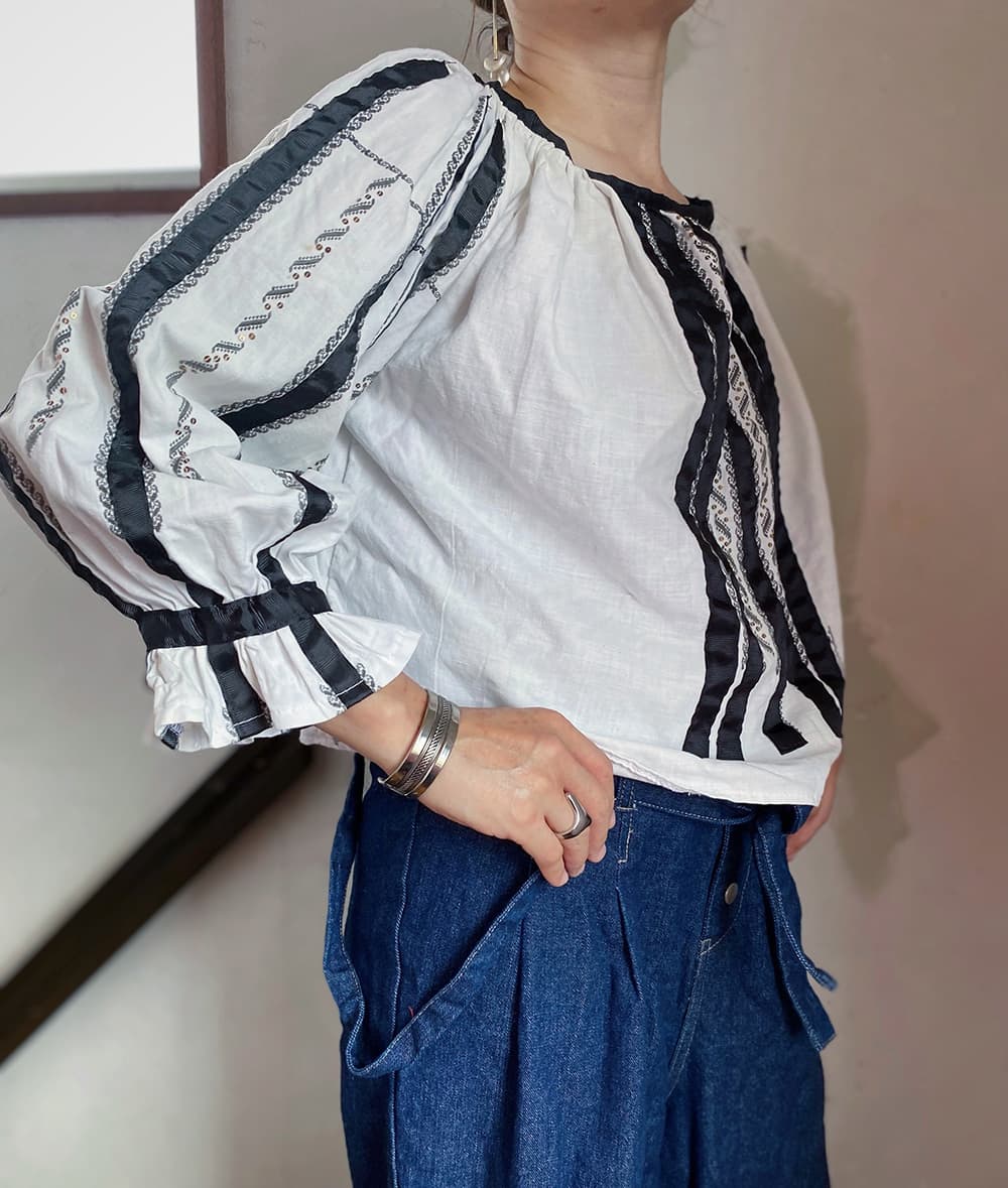ヴィンテージルーマニア刺繍ブラウスantqueromanianembroideryblouse