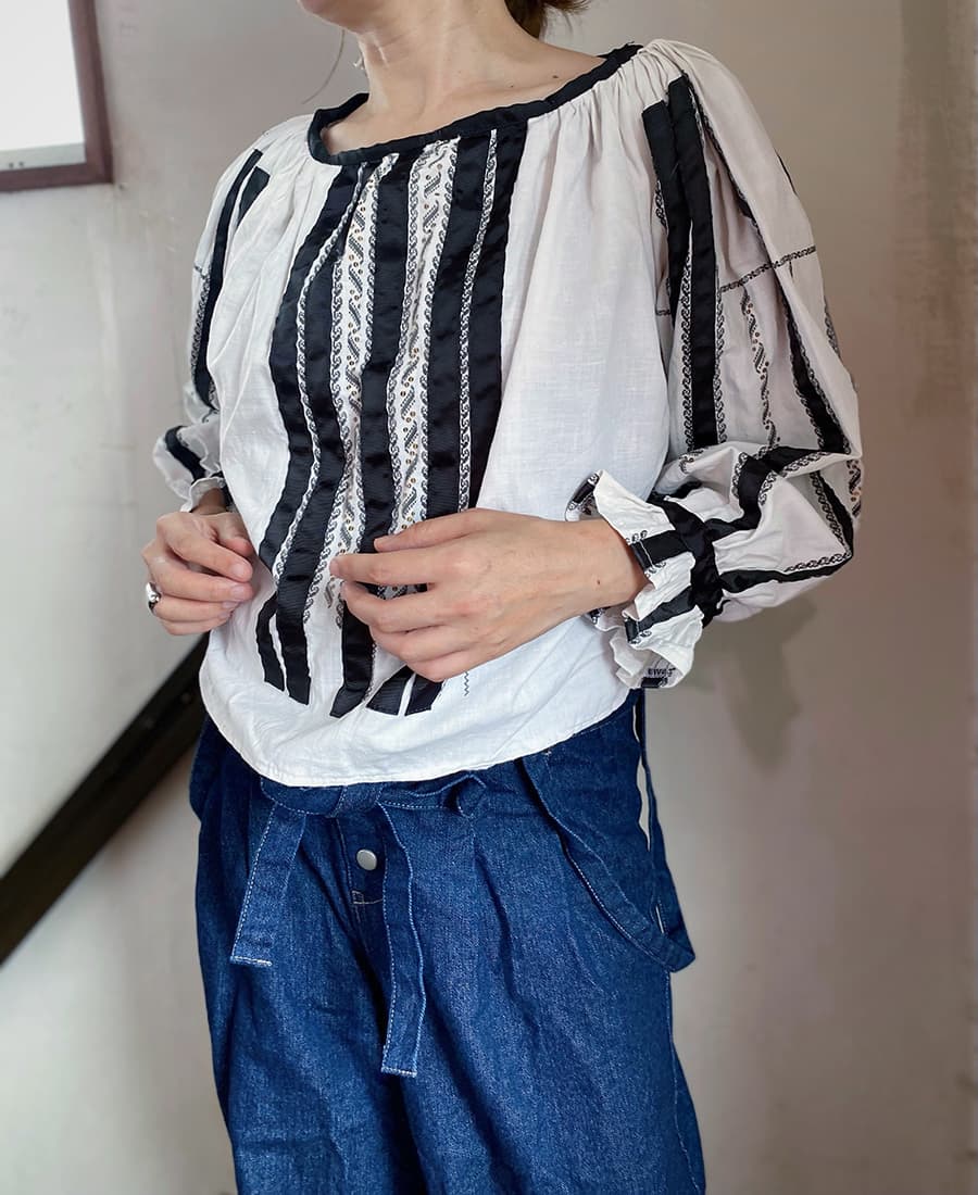 ヴィンテージルーマニア刺繍ブラウスantqueromanianembroideryblouse