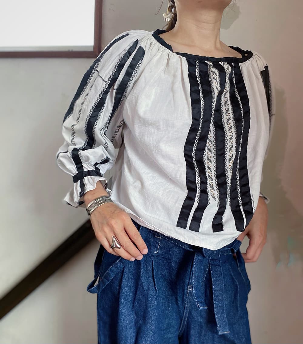 ヴィンテージルーマニア刺繍ブラウスantqueromanianembroideryblouse