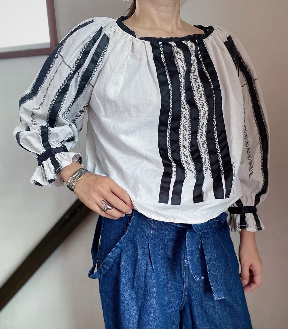 ヴィンテージルーマニア刺繍ブラウスantqueromanianembroideryblouse