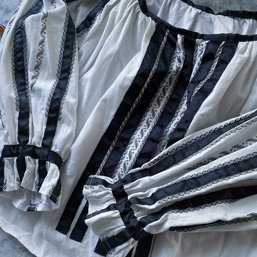 Vintageルーマニア刺繍ブラウス