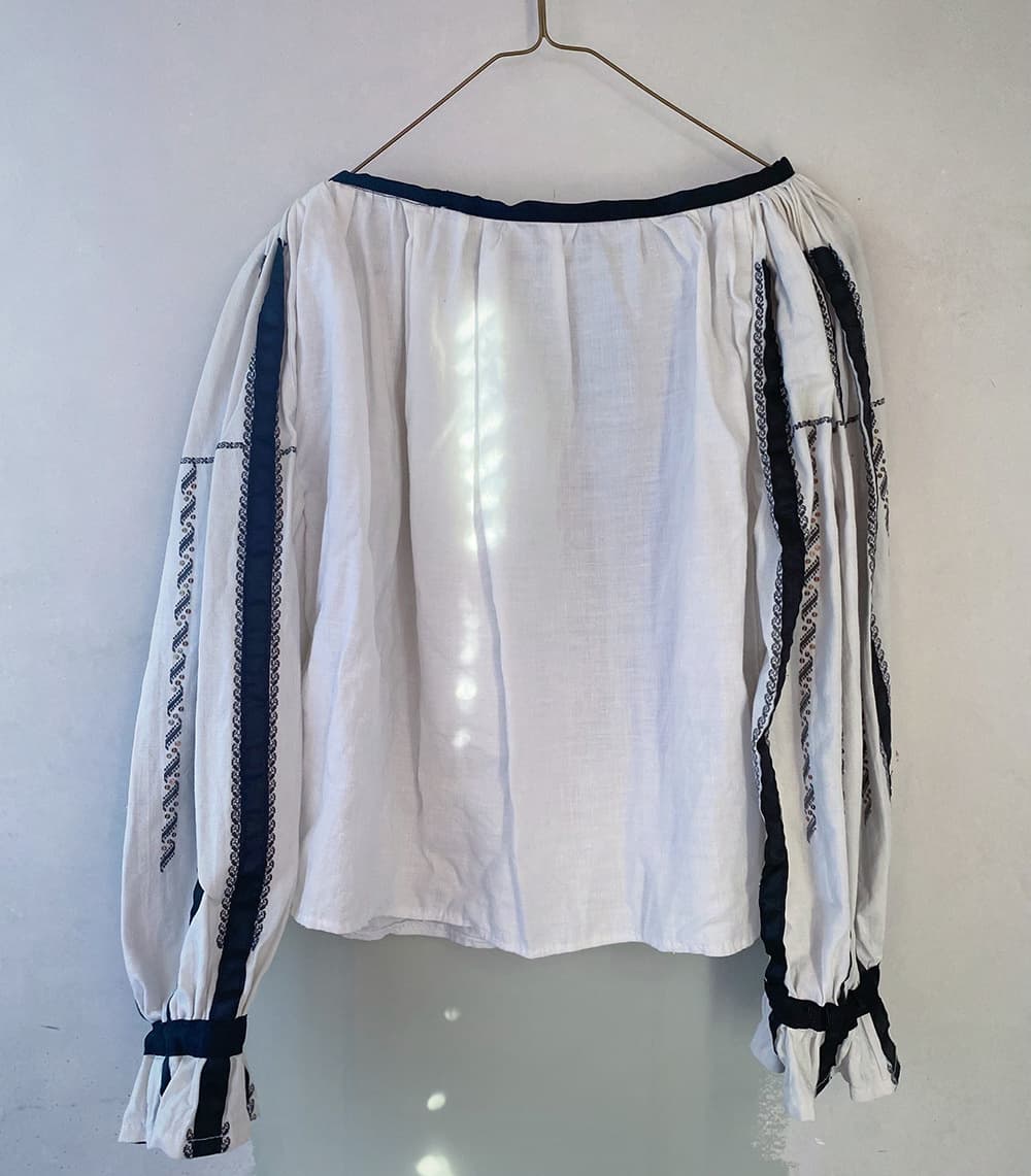 ヴィンテージルーマニア刺繍ブラウスantqueromanianembroideryblouse