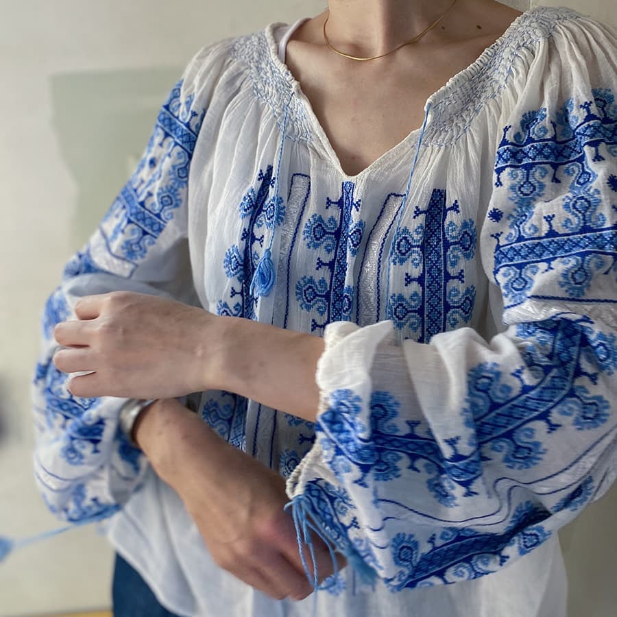 ヴィンテージルーマニア刺繍ブラウス